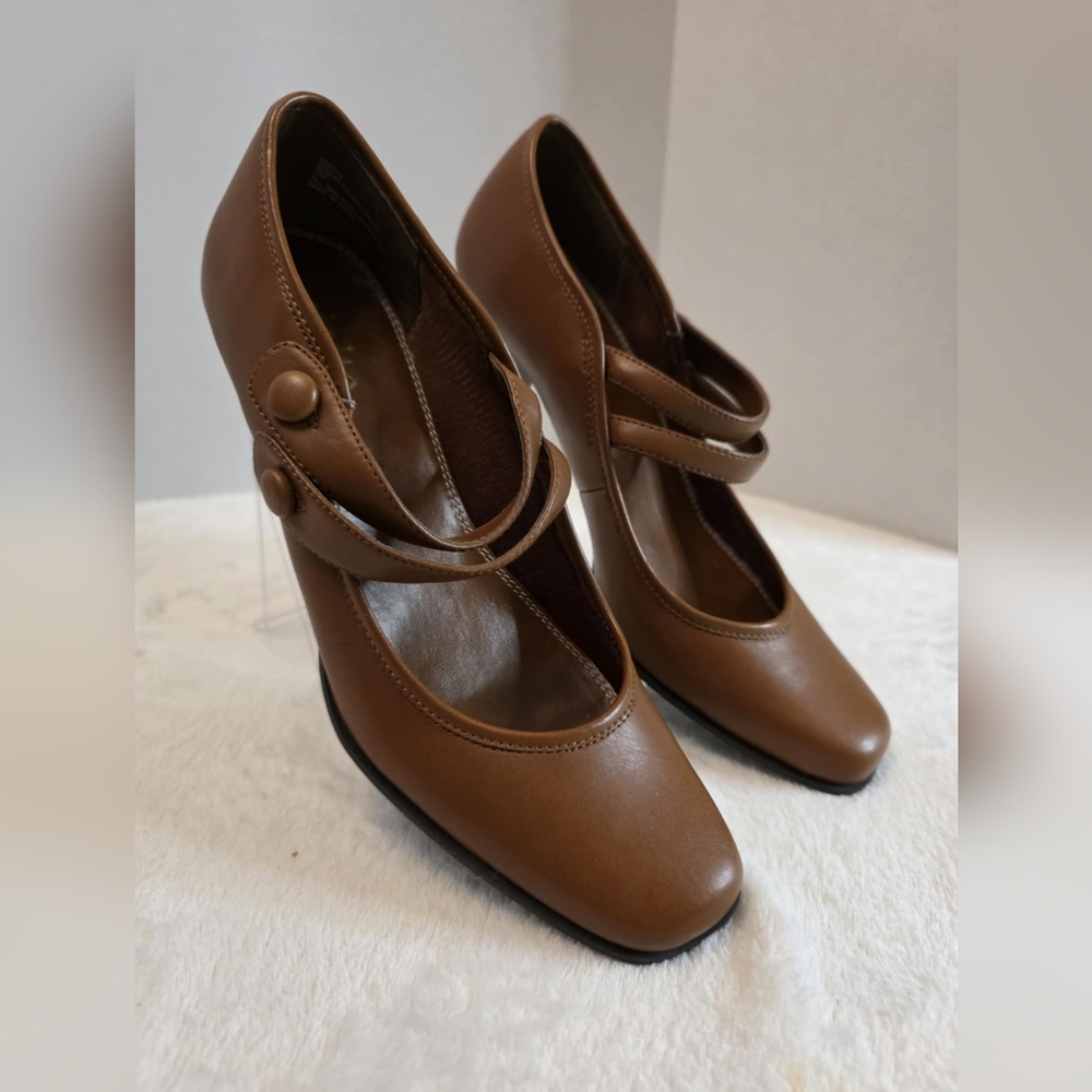 Rialto‎ Brown Heels with Button Strap